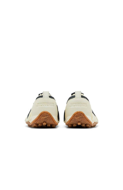 Nike Moon Shoe SP
Jacquemus Alabaster