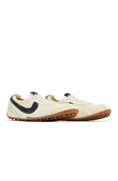 Nike Moon Shoe SP
Jacquemus Alabaster