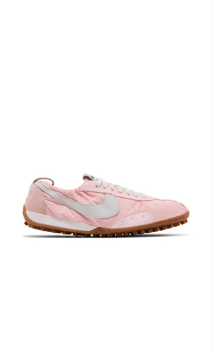 Nike Moon Shoe SP
Jacquemus Aluminum Pink